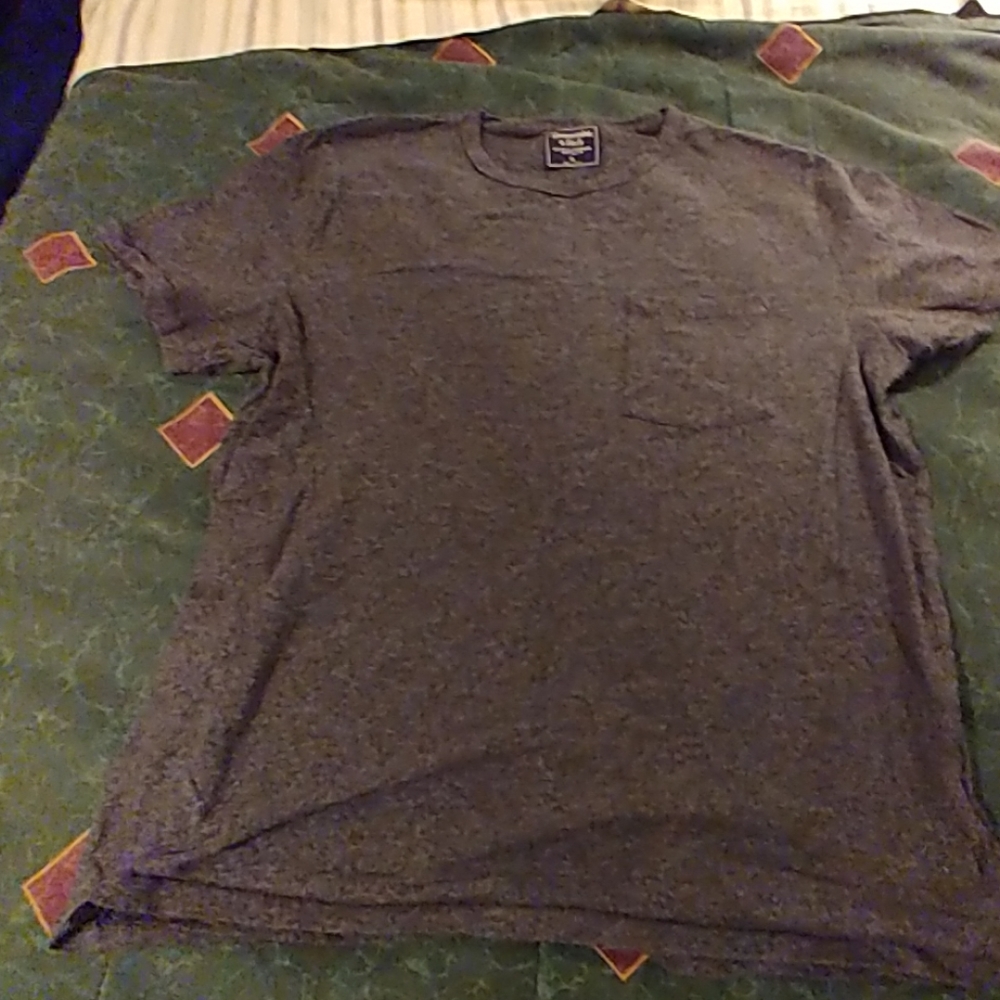 Short sleeve shirt with pocket